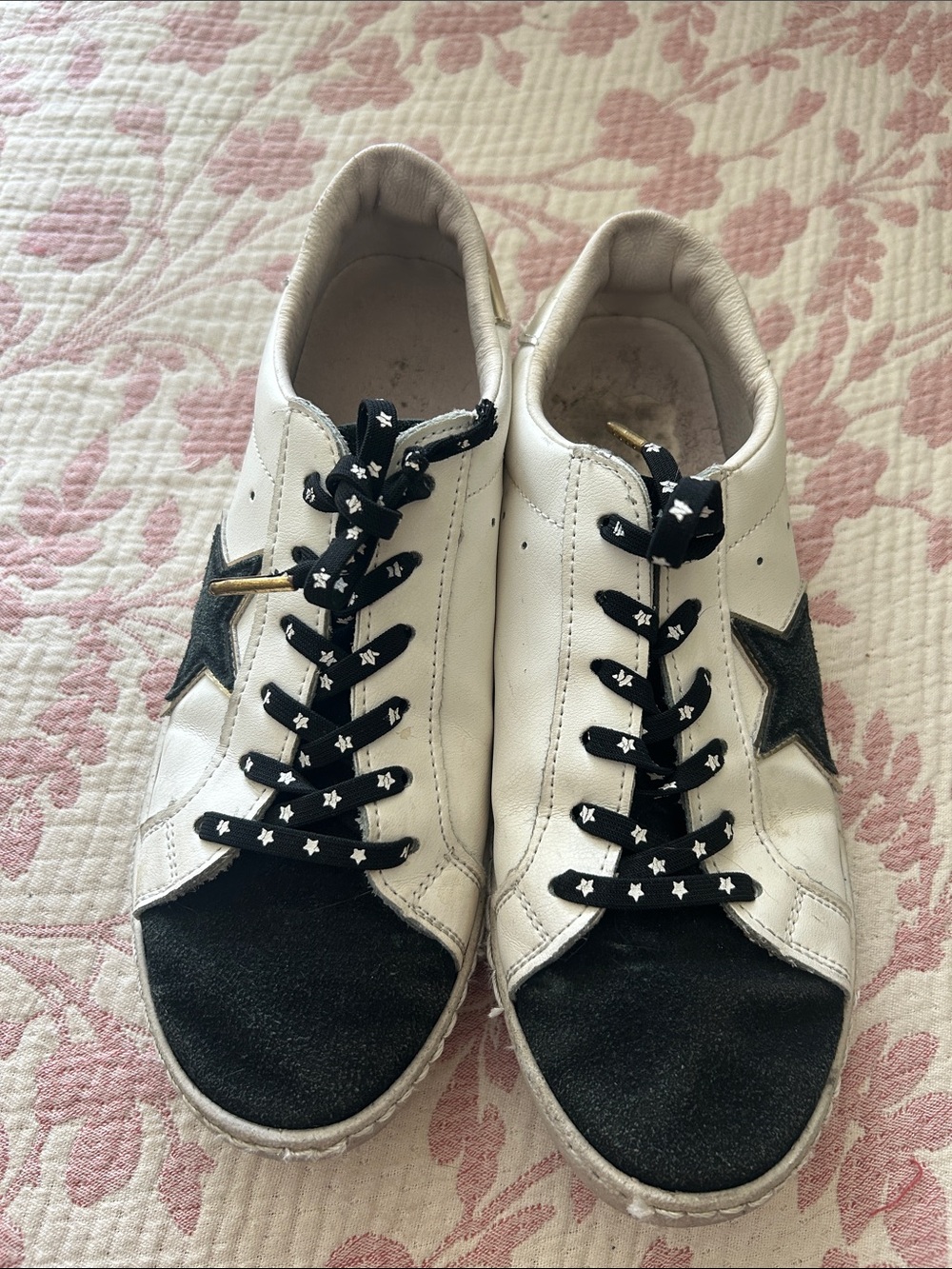 White Leather Sneakers with Black Star Accents (Bianca VH EST 1954)